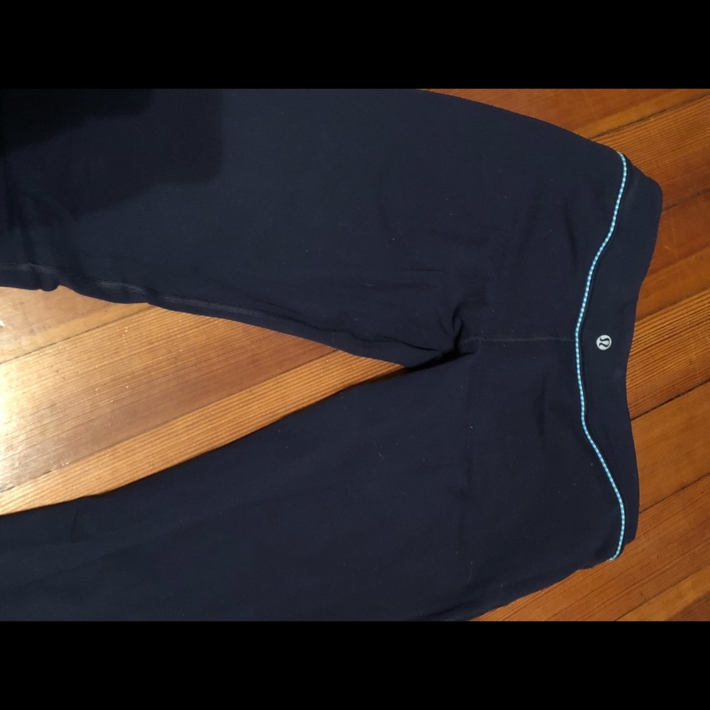 Lululemon navy blue yoga pants